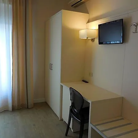 Lupori Hotel 2*