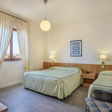 卢波利酒店 维亚雷焦