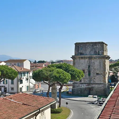 卢波利酒店 酒店 维亚雷焦