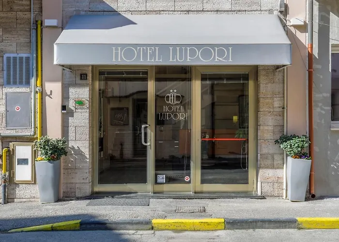 Lupori Hotel 2*